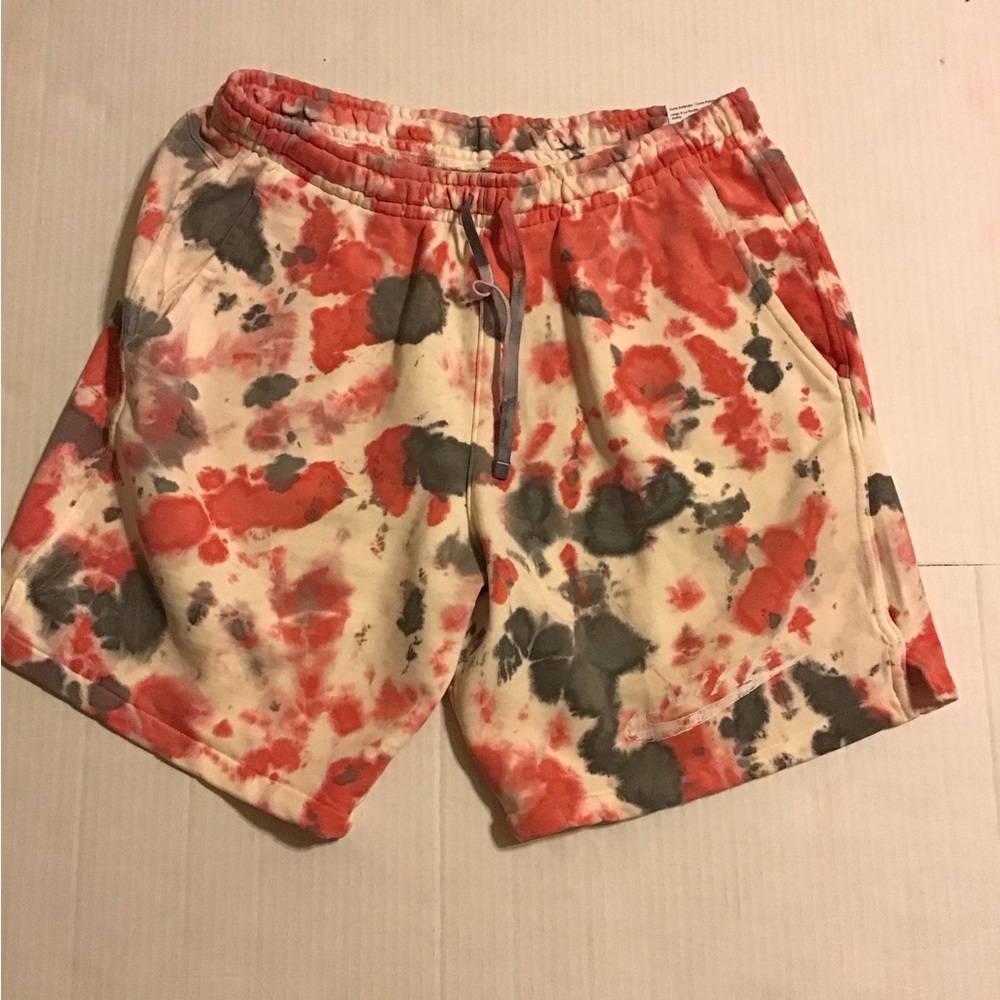 NIKE MENS SZ L SPORTSWEAR KNEE LENGTH SHORTS NWT JUST DO IT STREETWEAR